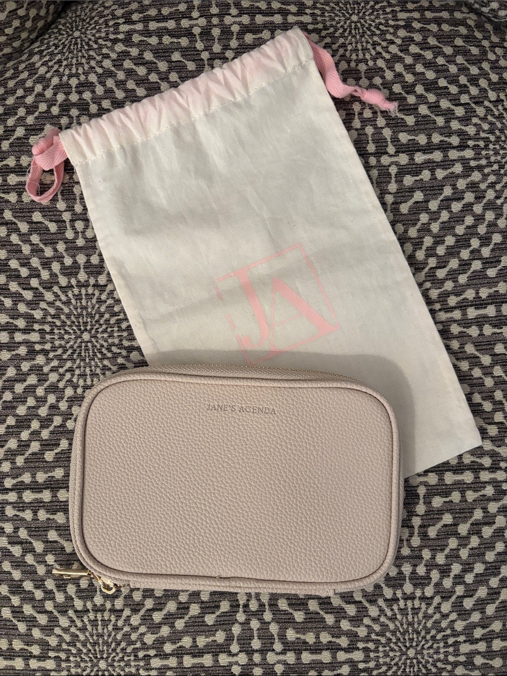 Janes Agenda Pouch for Stationery Tools Pens etc New with dust bag Cream premium